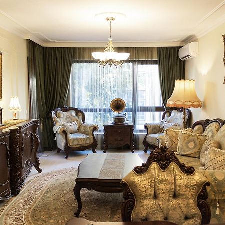 וארנה Central Luxury Antique Apartment מראה חיצוני תמונה