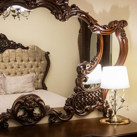 וארנה Central Luxury Antique Apartment מראה חיצוני תמונה