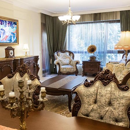 וארנה Central Luxury Antique Apartment מראה חיצוני תמונה