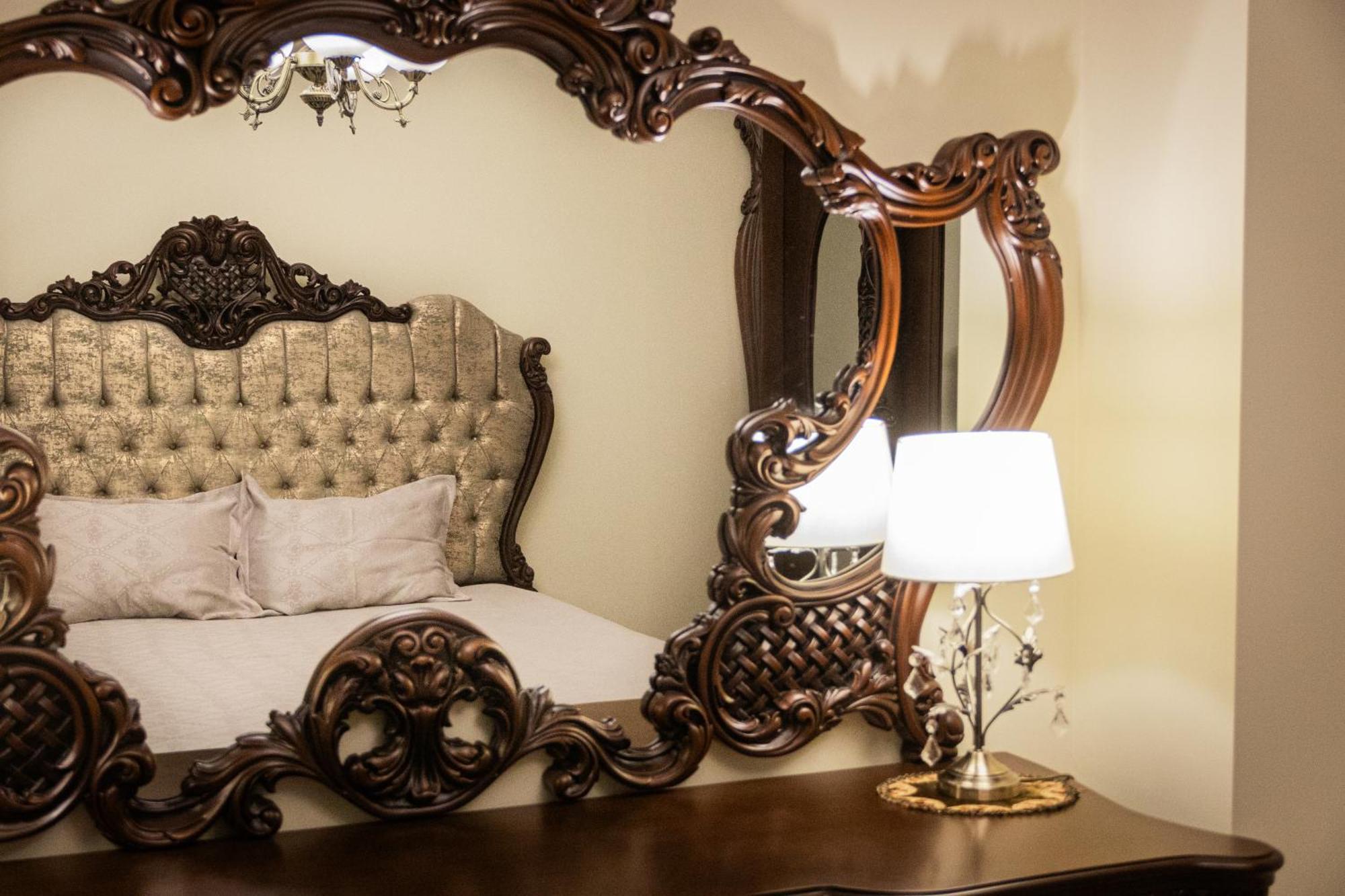 וארנה Central Luxury Antique Apartment מראה חיצוני תמונה