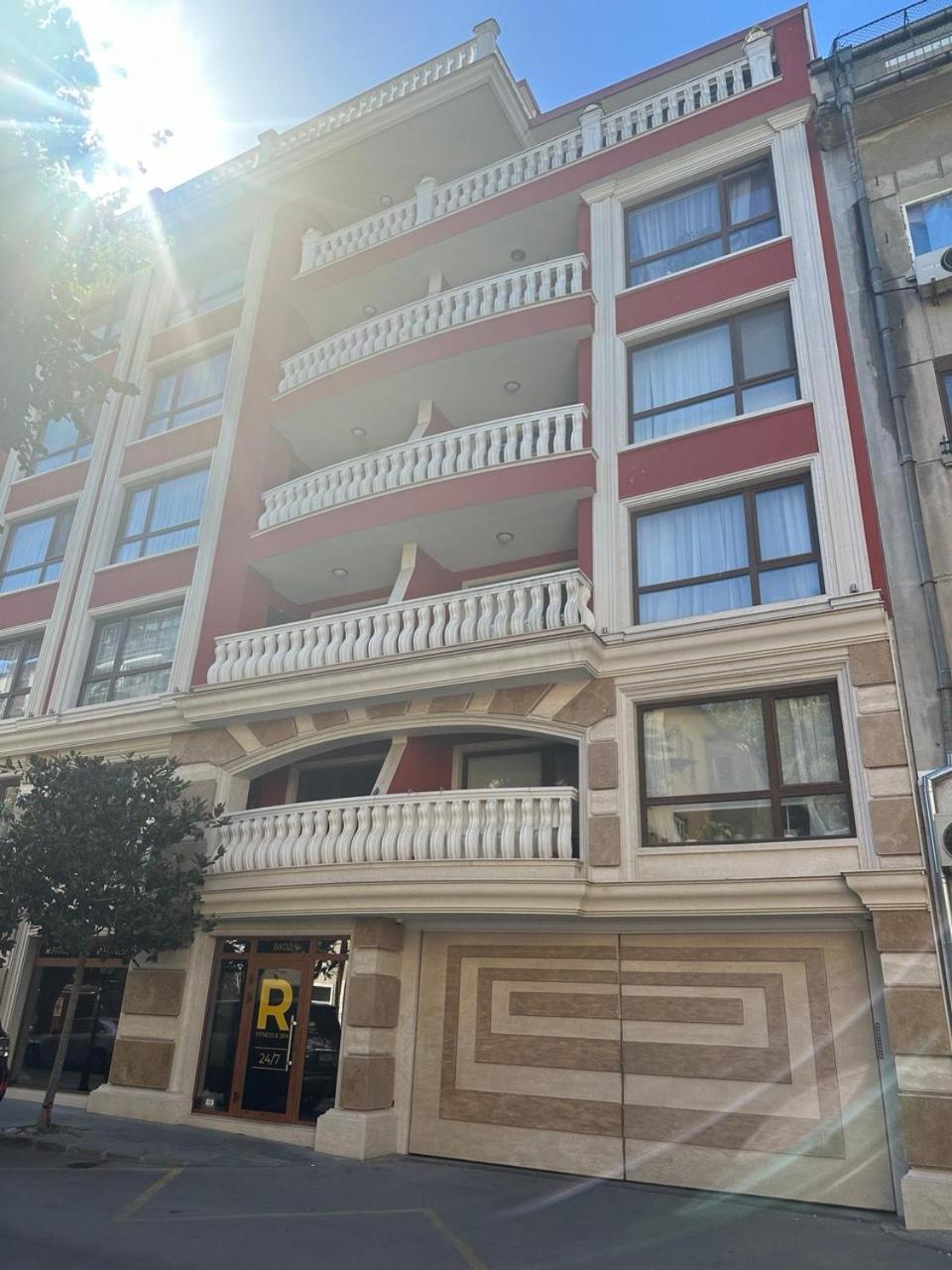 וארנה Central Luxury Antique Apartment מראה חיצוני תמונה