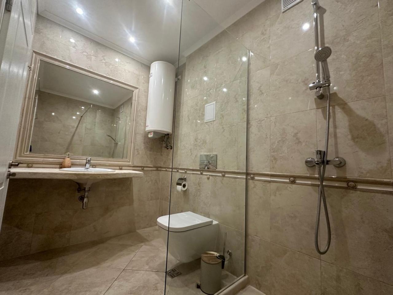 וארנה Central Luxury Antique Apartment מראה חיצוני תמונה