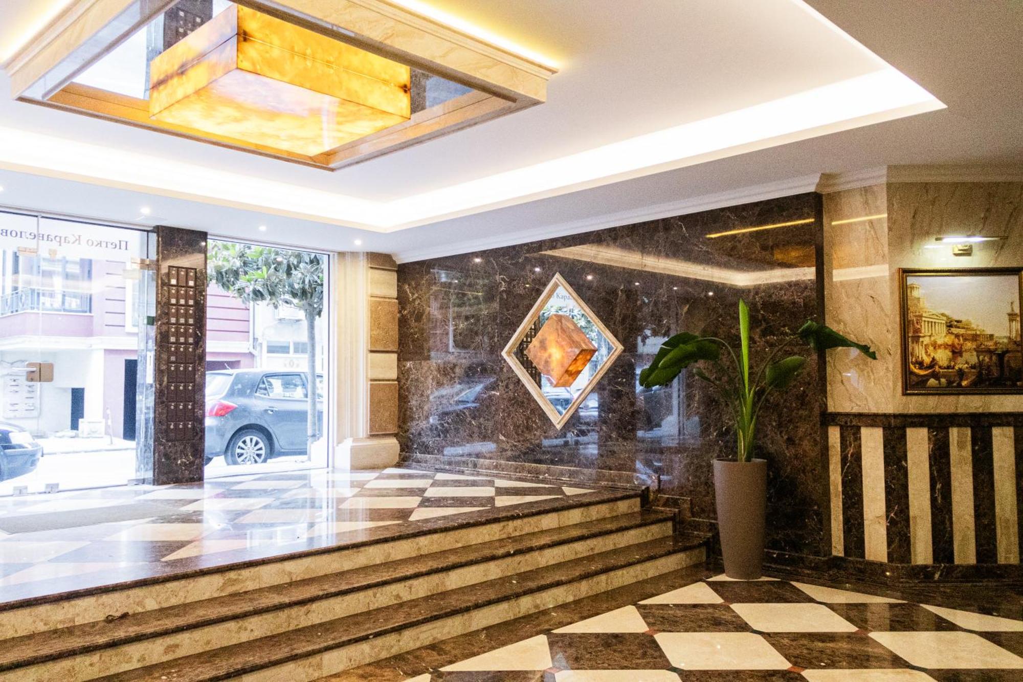 וארנה Central Luxury Antique Apartment מראה חיצוני תמונה